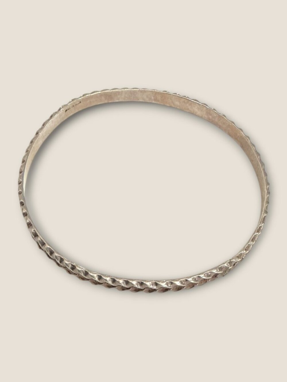 Vintage Sterling Silver Fish Scale Design Bangle 2.5" Diameter 10g - Picture 8 of 8